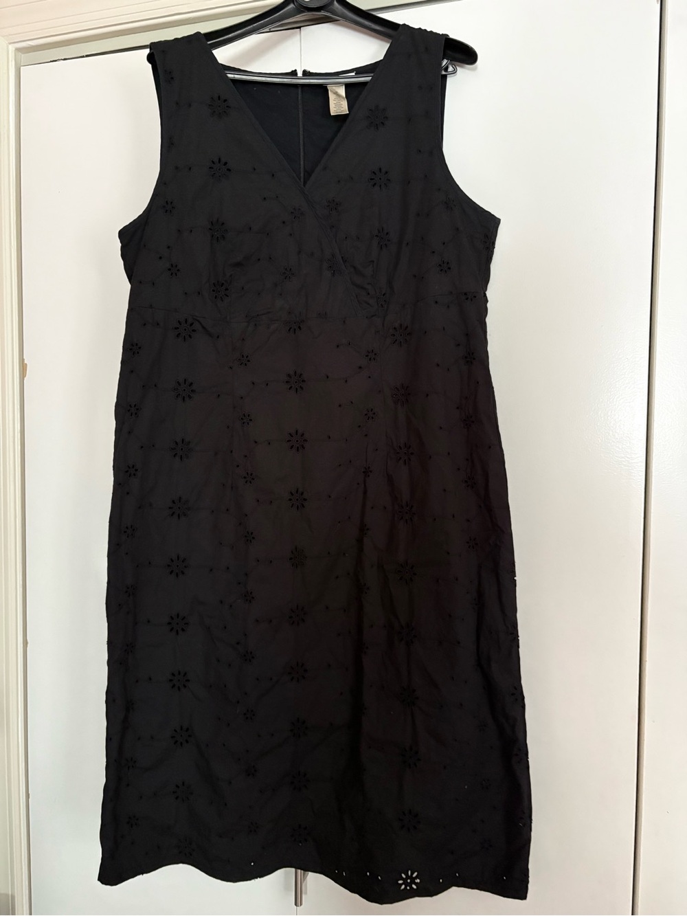 Old Navy Black Eyelet V-Neck Midi Dress